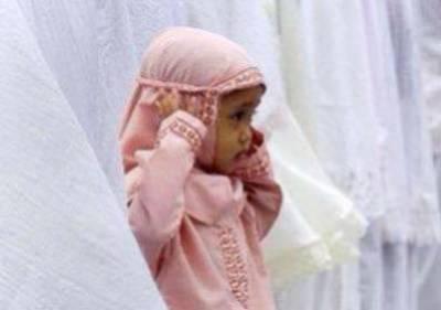 Namaz kilan cocuk-1d9.jpg